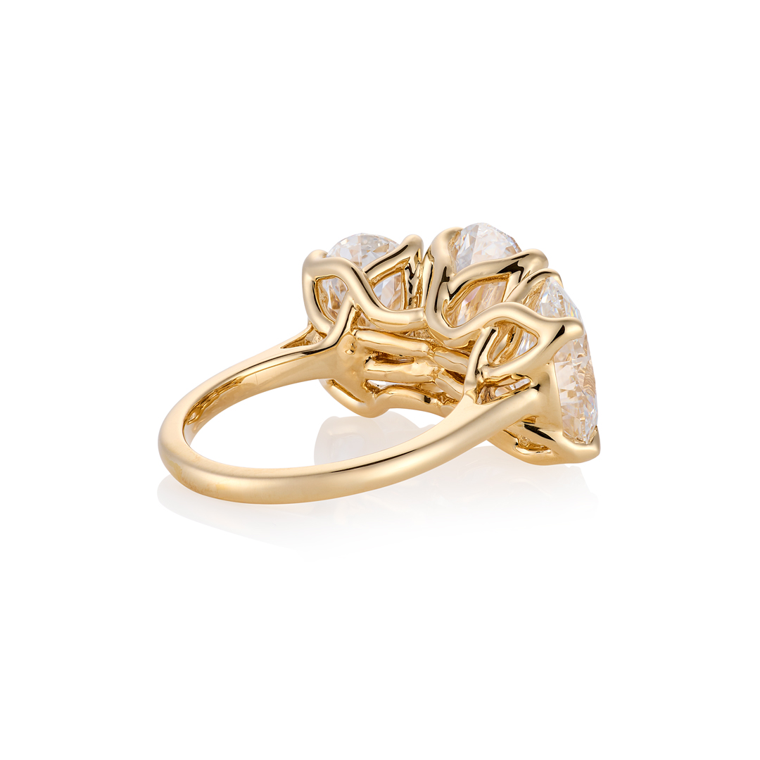 Three-stone oval diamond ring, side detail