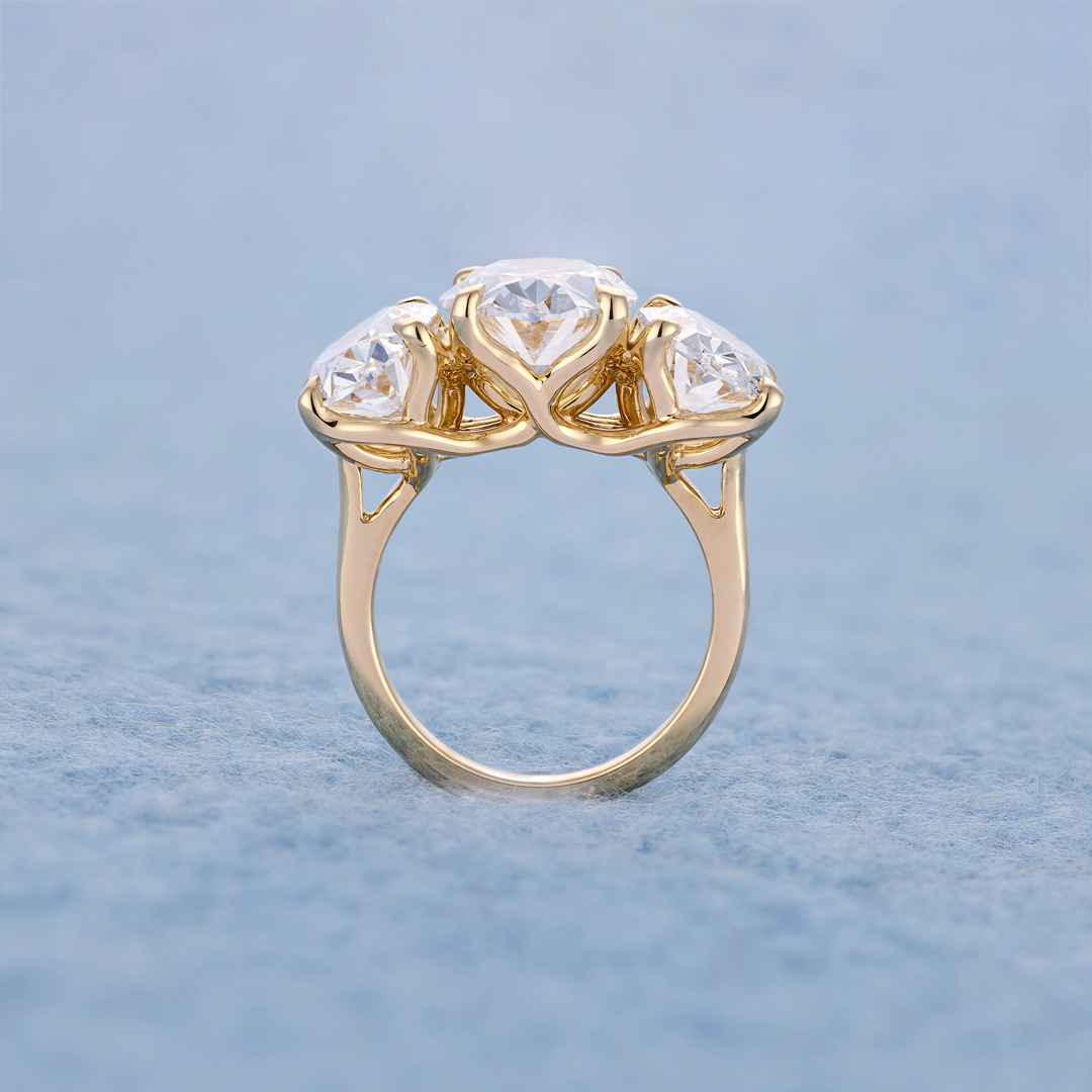 Three-stone oval diamond ring, profile