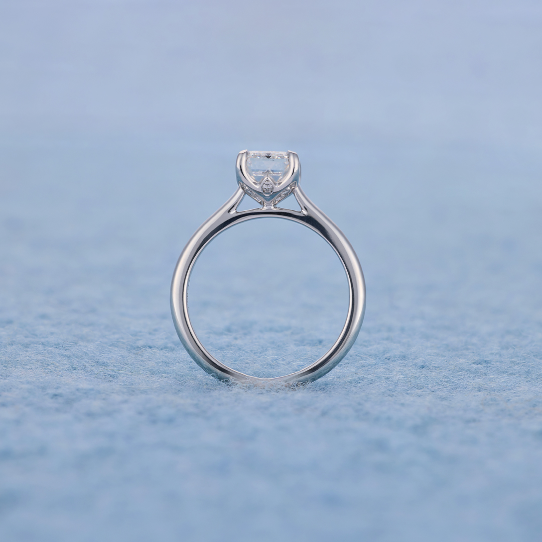 Emerald-cut solitaire, profile